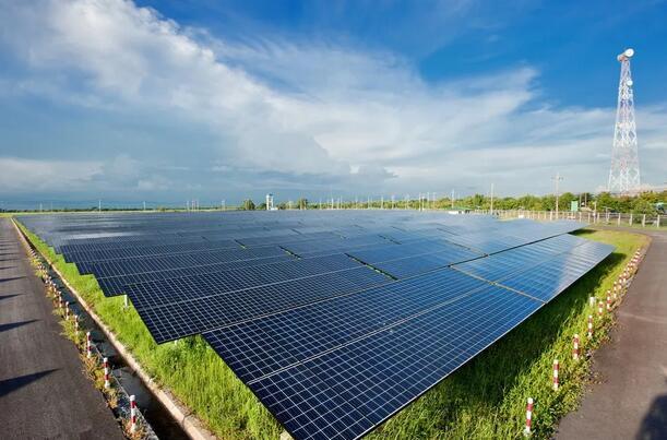 芯片式電流傳感器在太陽能逆變器中的應(yīng)用