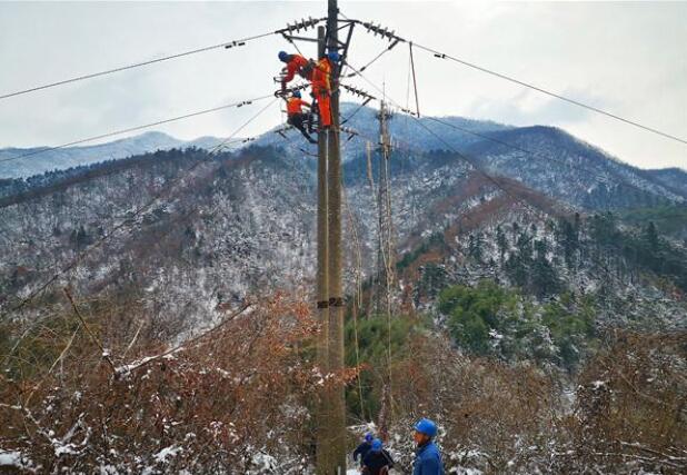 國網霍山縣供電公司全力應對今冬第一場“雪考”