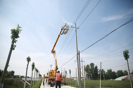 國(guó)網(wǎng)山東壽光供電：多條線路帶電消缺 助力夏峰可靠用電