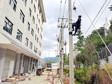 鳳慶供電局兩所實訓基地投入使用