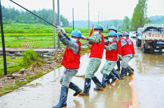 湖北受極端強降雨影響停電的客戶全部恢復(fù)供電