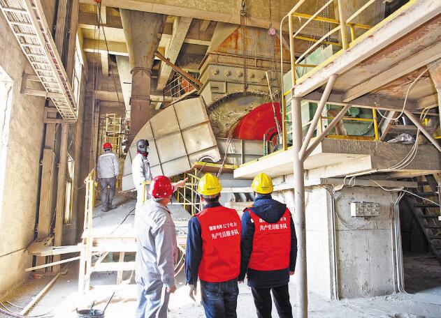 國家電網遼寧電力(丹東)雷鋒共產黨員服務隊用心用力服務抵邊村寨鄉(xiāng)村振興