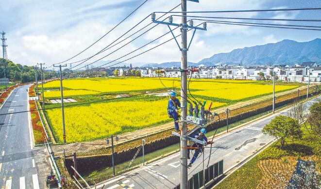 浙江富陽加大農網改造力度，全面推進鄉(xiāng)村電氣化改造