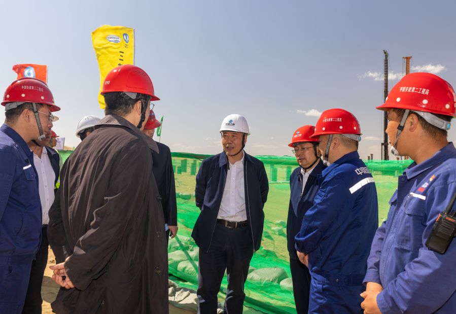 雷鳴山深入三峽集團(tuán)新能源大基地項目建設(shè)一線開展主題教育專題調(diào)研