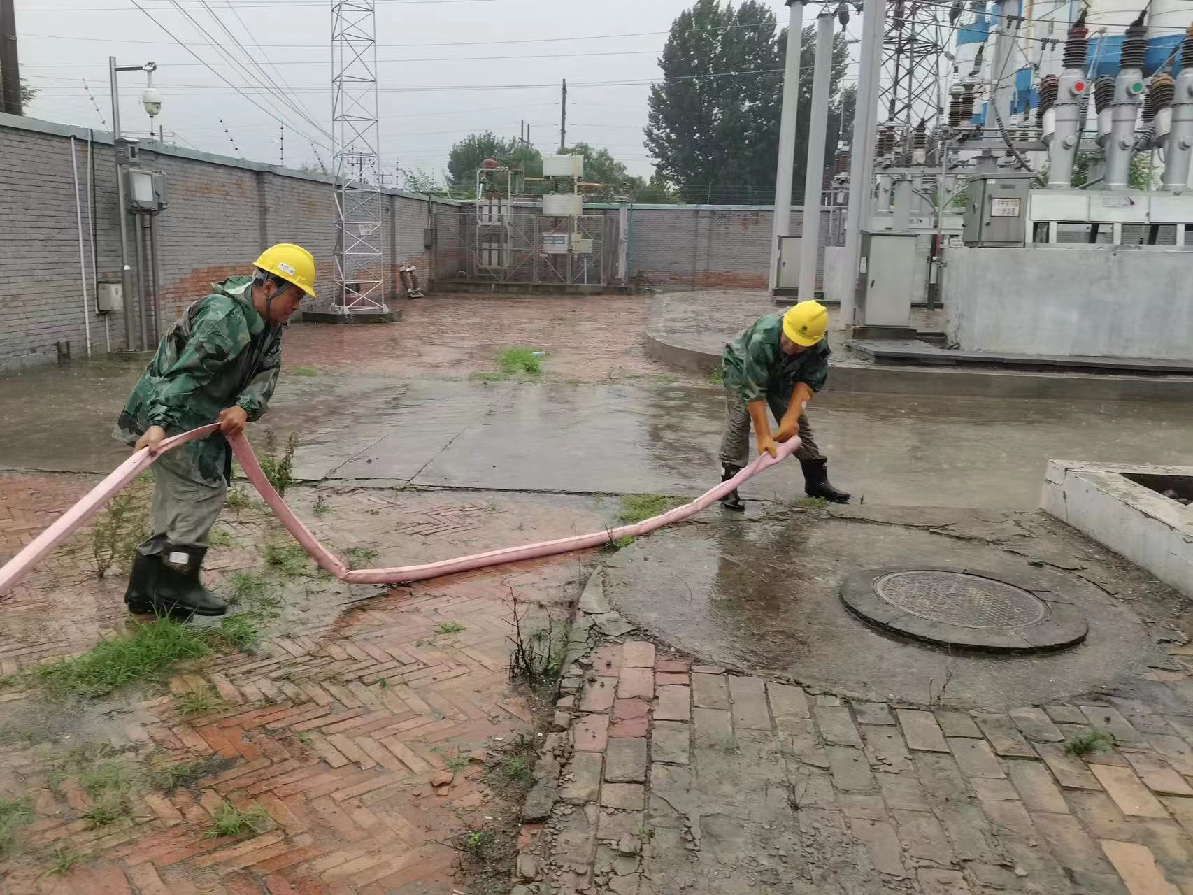 京津冀地區(qū)迎來(lái)極端強(qiáng)降雨，國(guó)網(wǎng)冀北電力近7000人迎戰(zhàn)