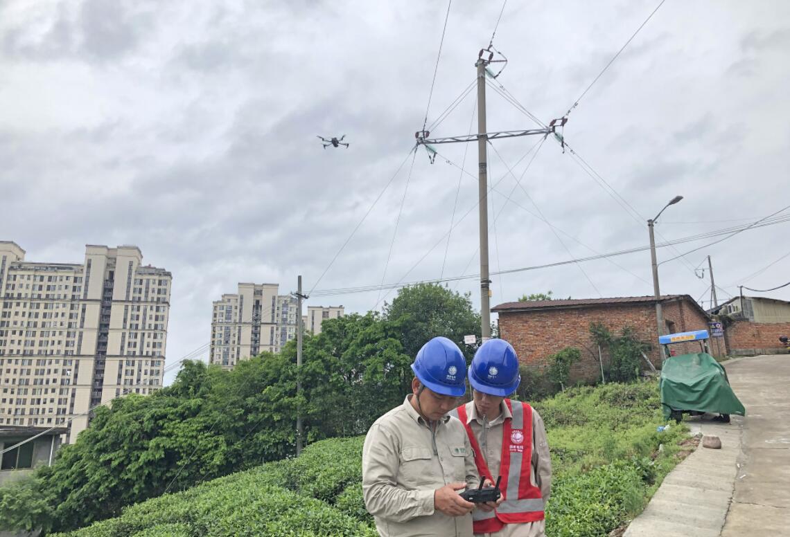 國網(wǎng)福鼎市供電公司開展雨后無人機特巡 精準“把脈”電網(wǎng)安全