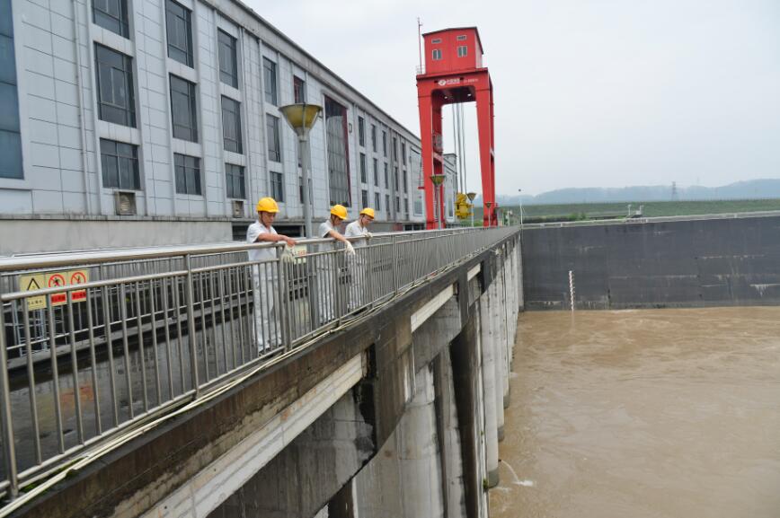 【防汛抗旱一線】中國電建奮戰(zhàn)“夜與白” 防汛保供拉滿弦