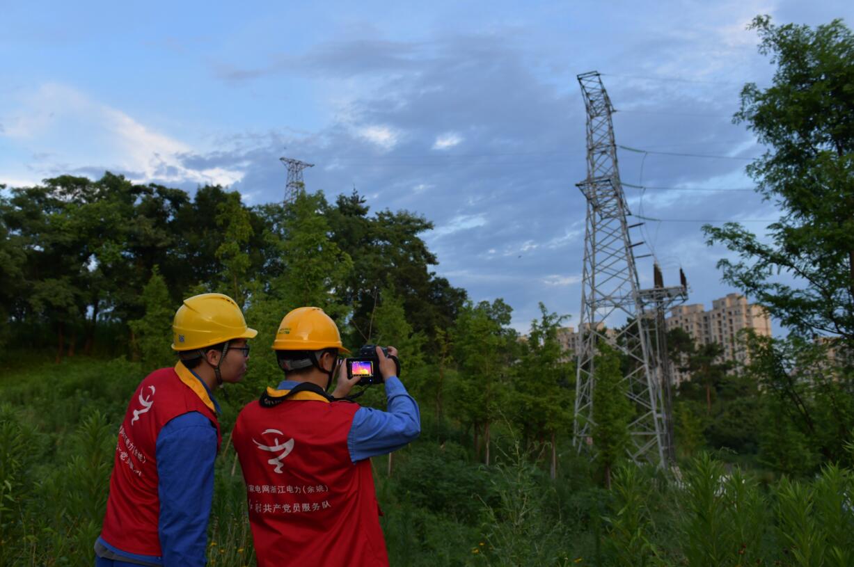 國網余姚市供電公司：夜巡測溫 守護清涼